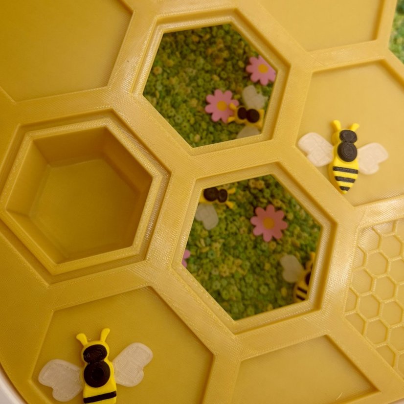 Trofast deska Včelky